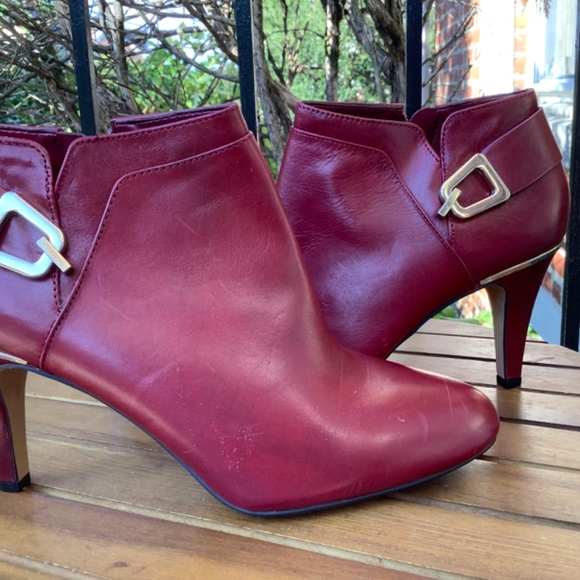 Vince Camuto Red Ankle Boots with Gold Buckle - Picture 3 of 15
